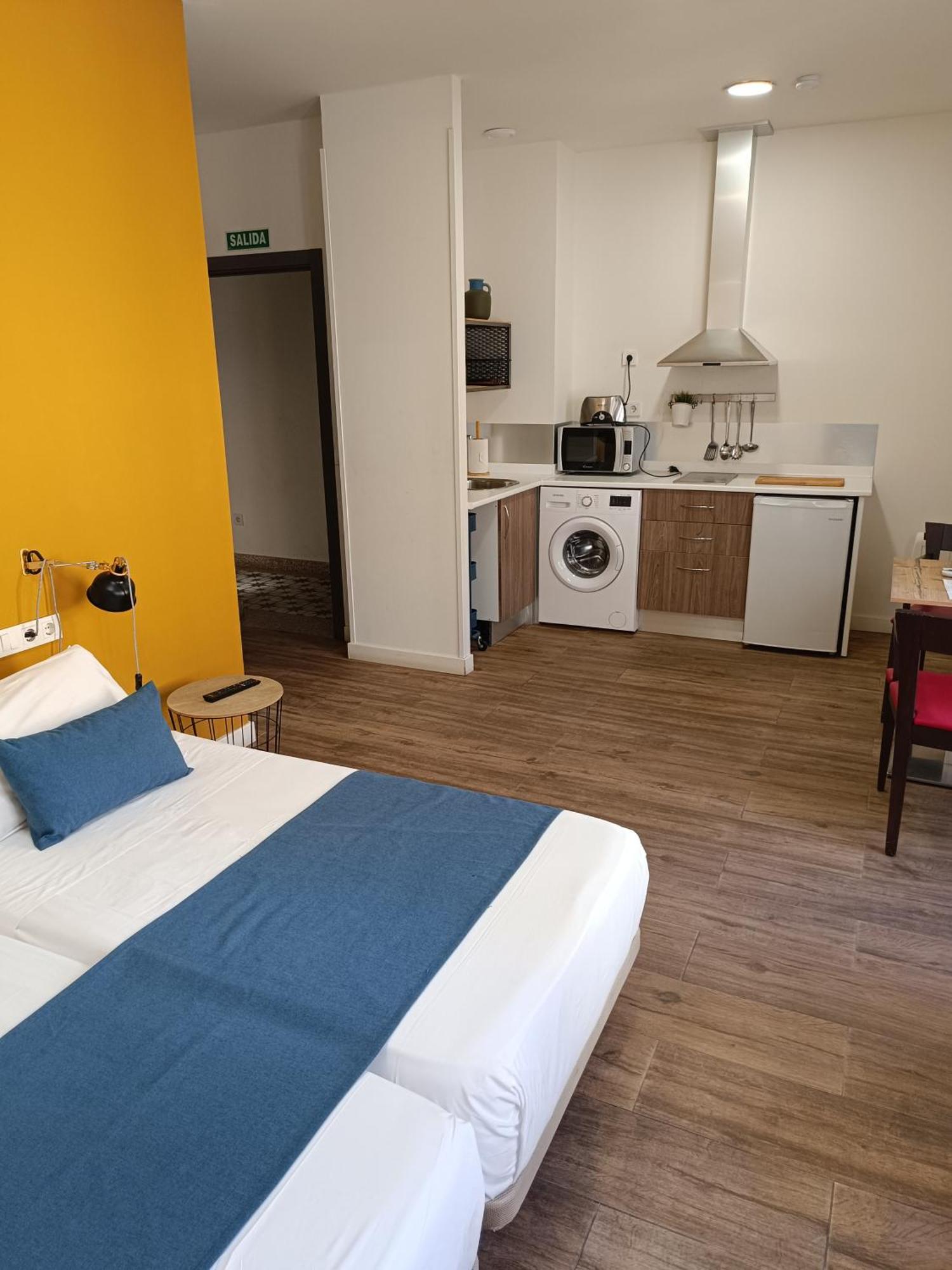 Apartamentos Al-Qazeres Luxury La Concepcion Caces Екстериор снимка
