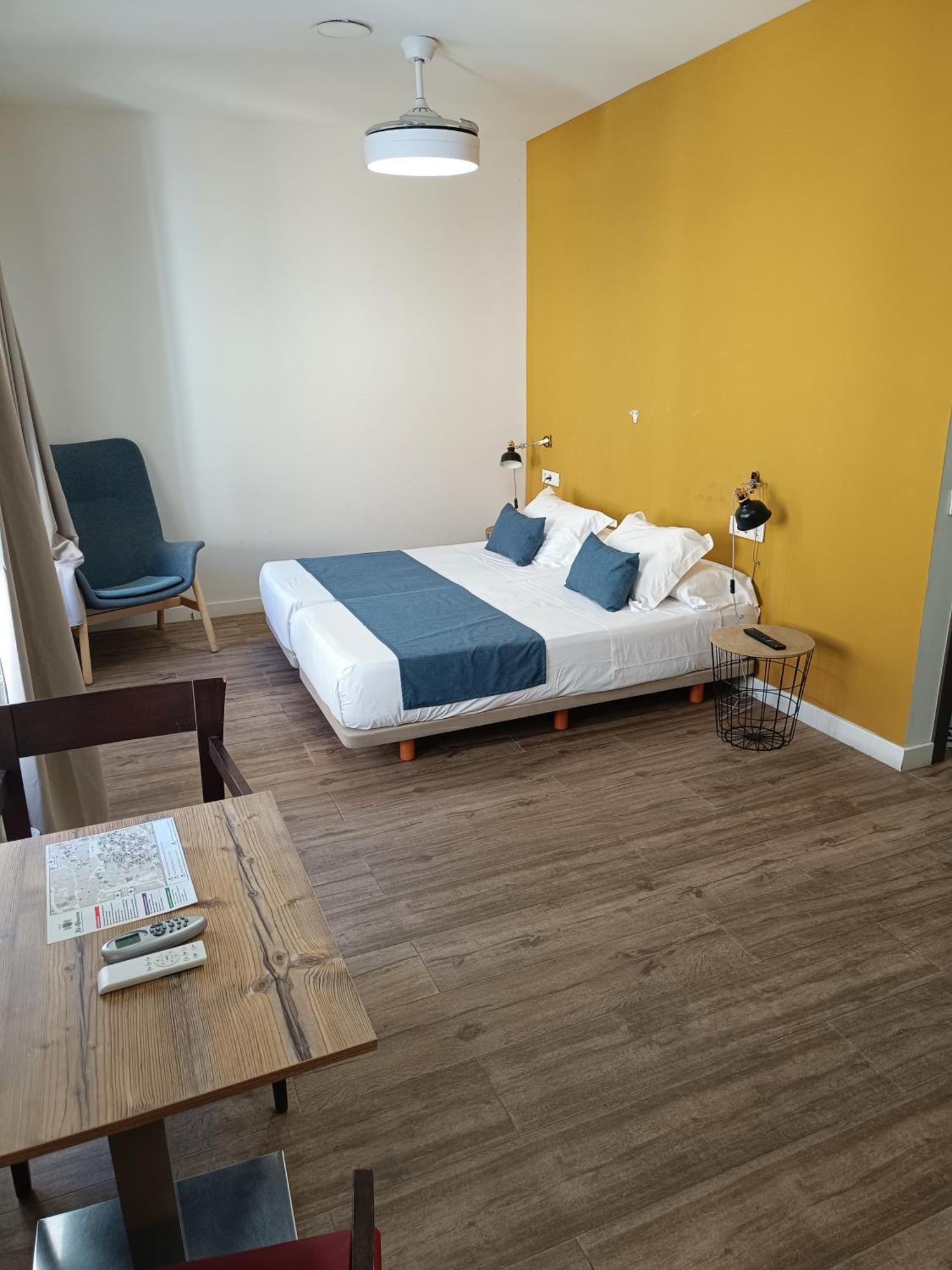 Apartamentos Al-Qazeres Luxury La Concepcion Caces Екстериор снимка