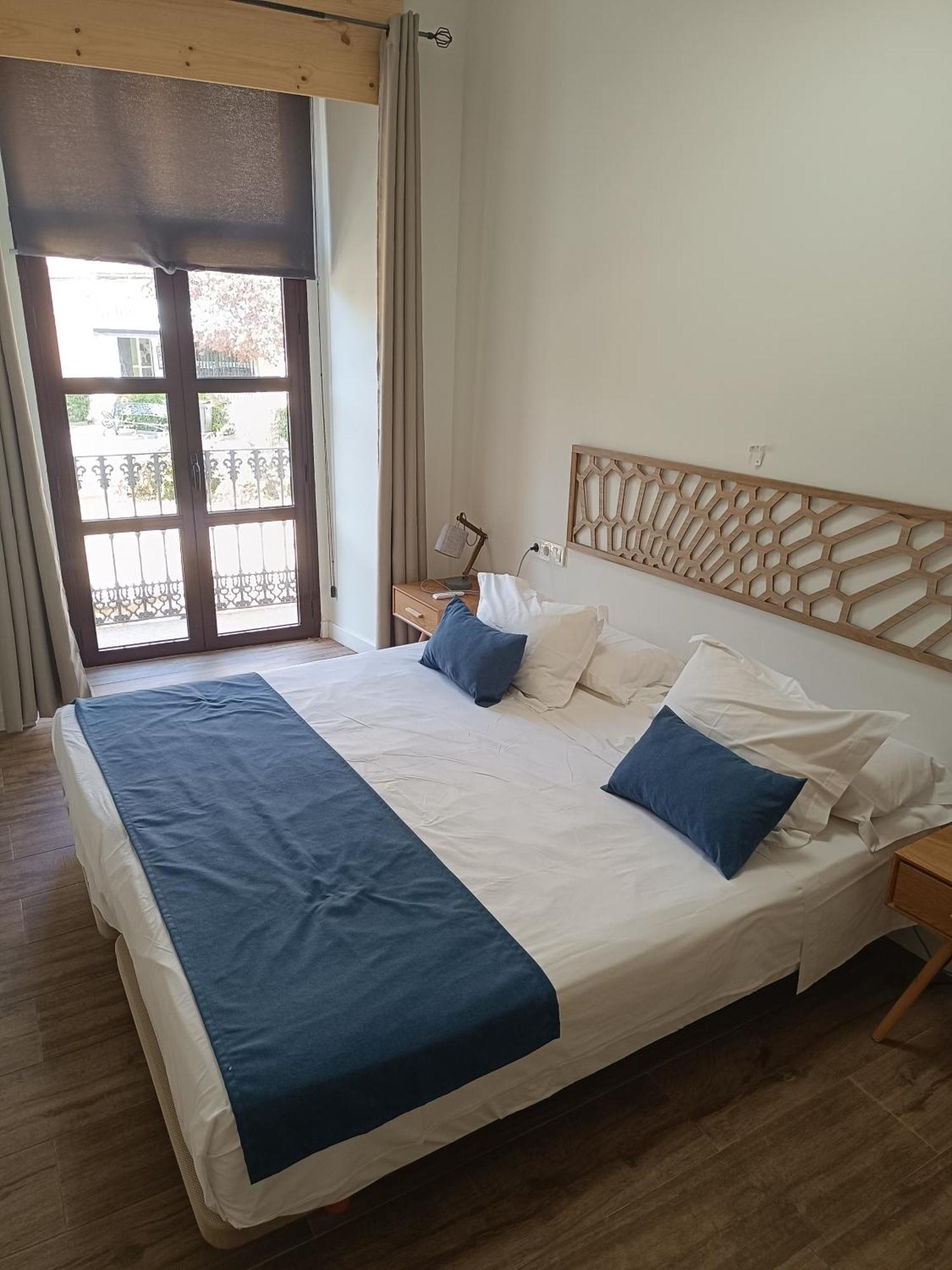 Apartamentos Al-Qazeres Luxury La Concepcion Caces Екстериор снимка
