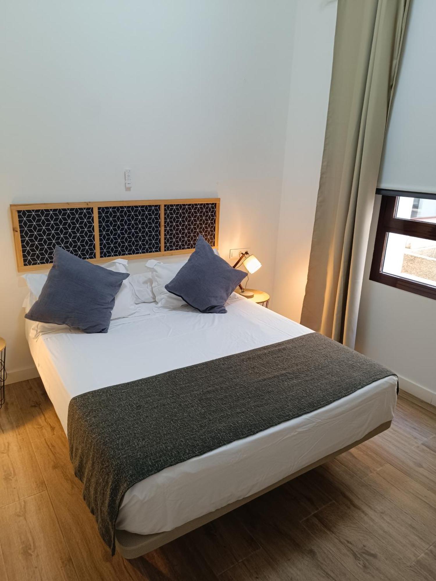 Apartamentos Al-Qazeres Luxury La Concepcion Caces Екстериор снимка