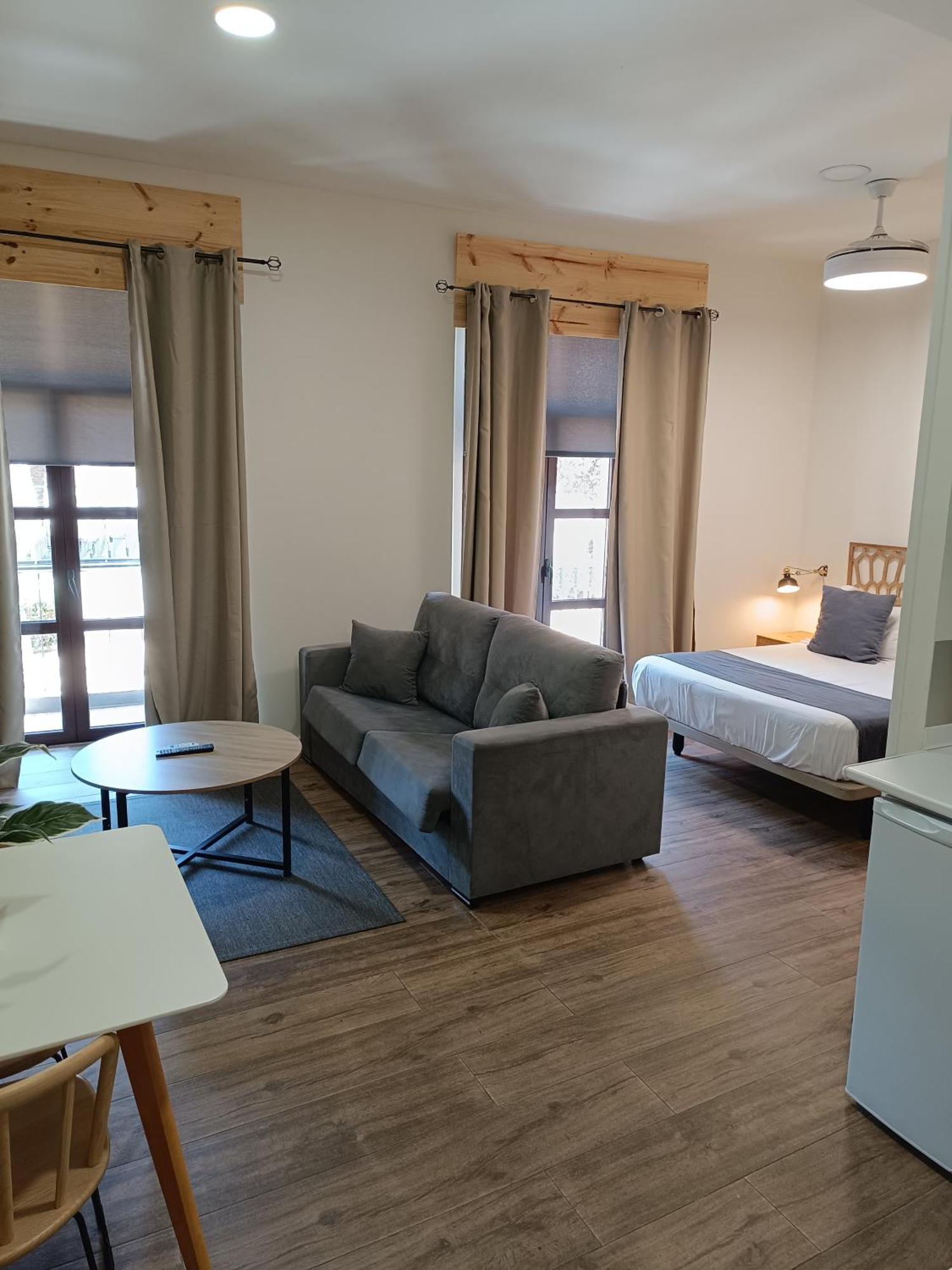 Apartamentos Al-Qazeres Luxury La Concepcion Caces Екстериор снимка