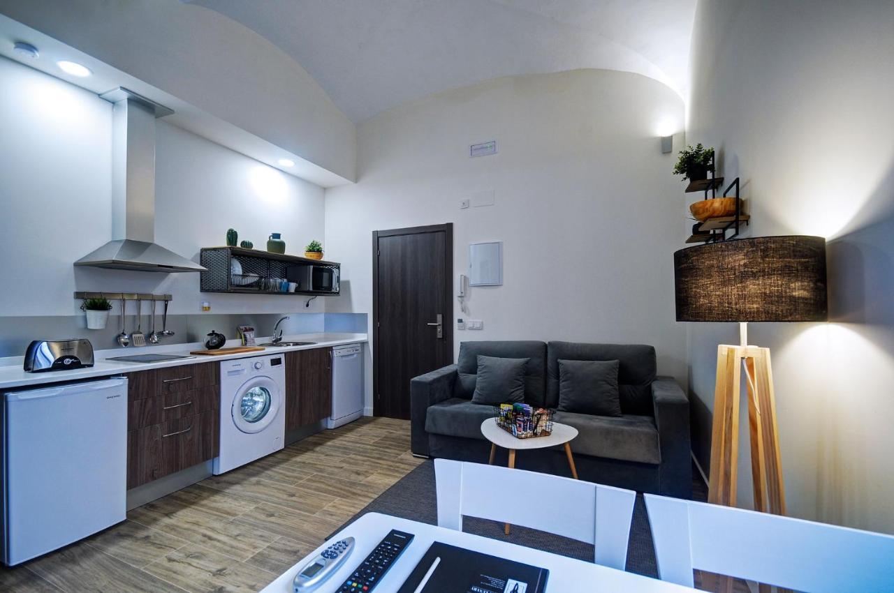 Apartamentos Al-Qazeres Luxury La Concepcion Caces Екстериор снимка