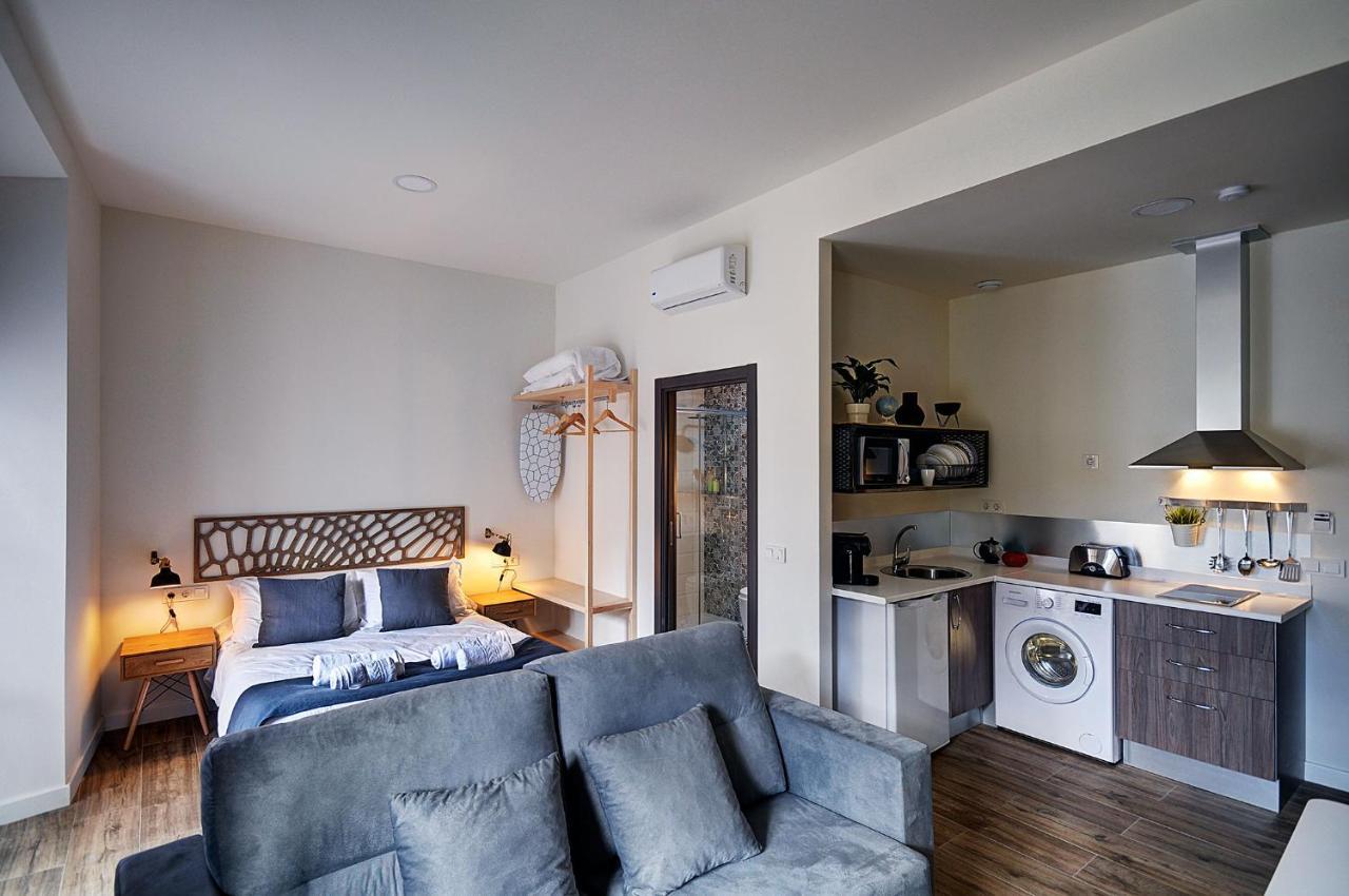 Apartamentos Al-Qazeres Luxury La Concepcion Caces Екстериор снимка