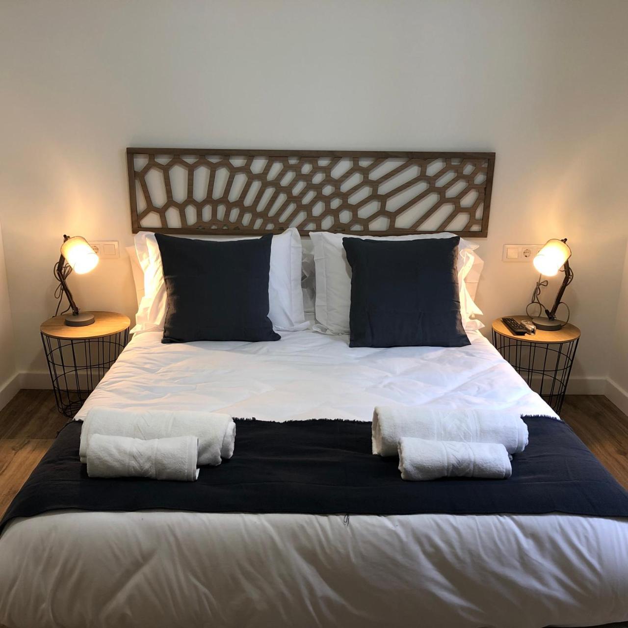 Apartamentos Al-Qazeres Luxury La Concepcion Caces Екстериор снимка